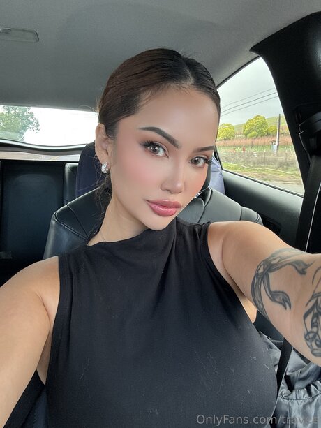 Travee ポルノスター 画像