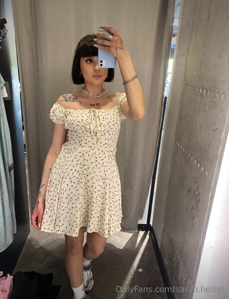 Sarah Heizel ポルノスター ホット ギャラリー