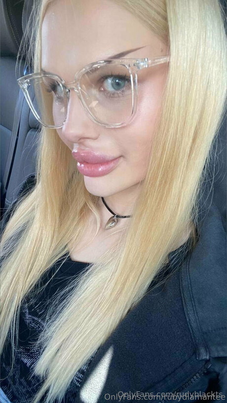 Rubydiamantee セクシーなポルノスター 写真