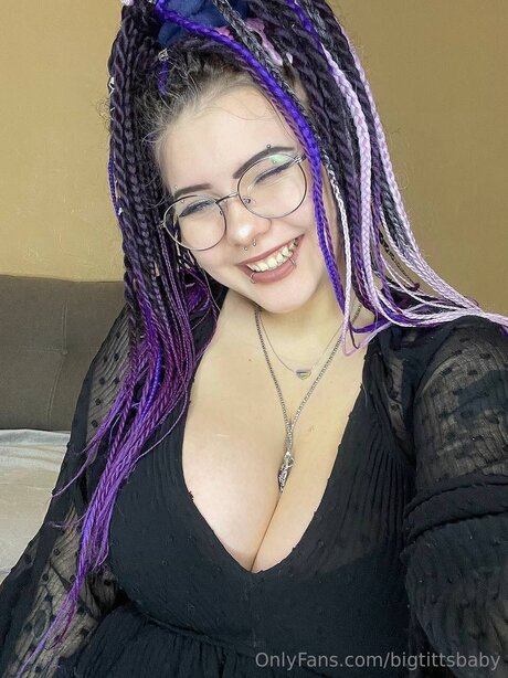 Bigtittsbaby ホット女優 写真