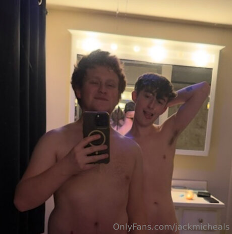 ぽっちゃりブルネットオンリーファンズ 美しい ギャラリー