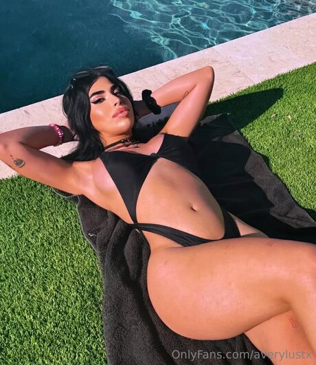 Averylustx xxx女優 写真