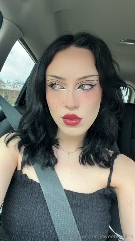 Sweetiepilled ホットなポルノスター ギャラリー