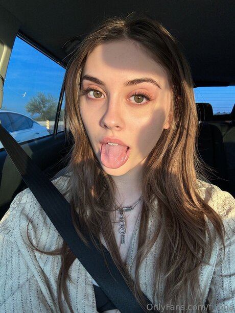 F Iona 独占女優 写真