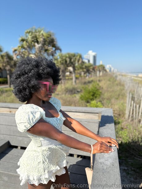 金髪の顔射オンリーファンズ 可愛い 写真