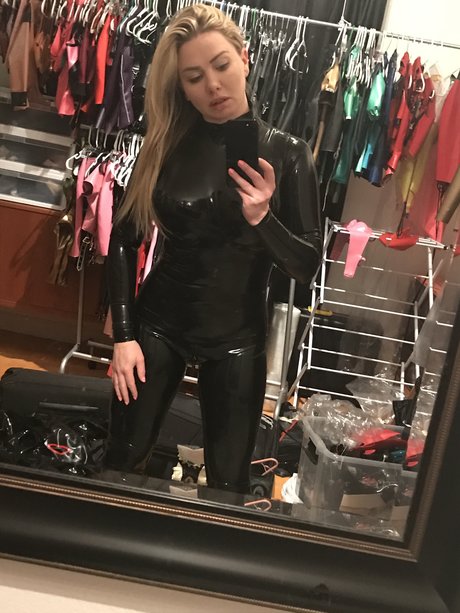 Lexi Sindel アート女優 ギャラリー