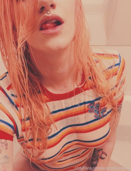 キティ・ウェット・オンリーファンズ 可愛い ギャラリー