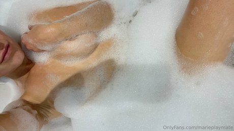 熟女のおっぱいオンリーファンズ ホットヌード 画像