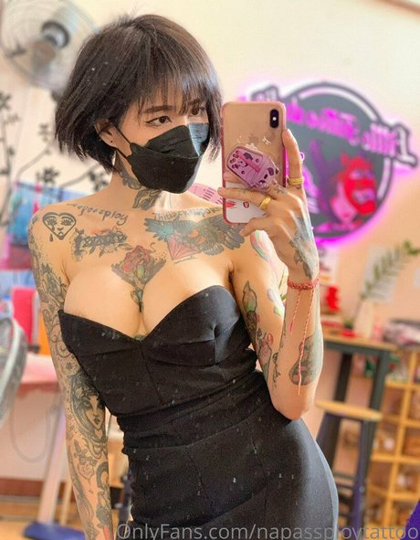 Napassploytattoo_ エロティックなポルノスター 写真