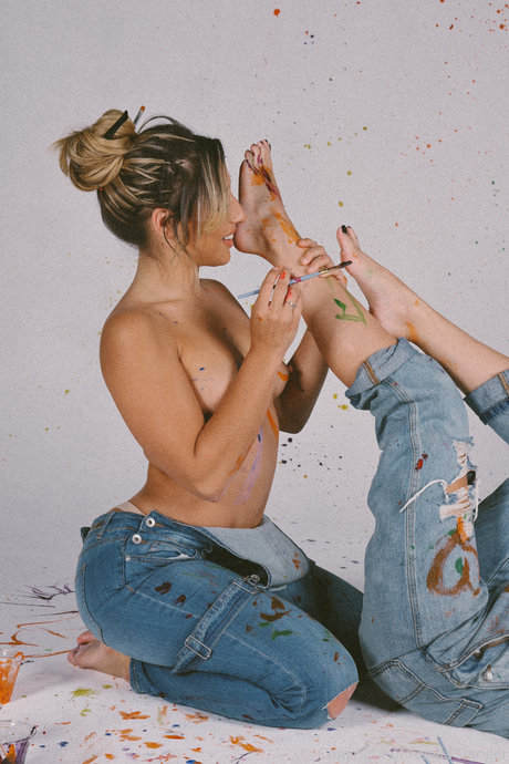 シャワー3P オンリーファンズ 無料ポルノ 写真