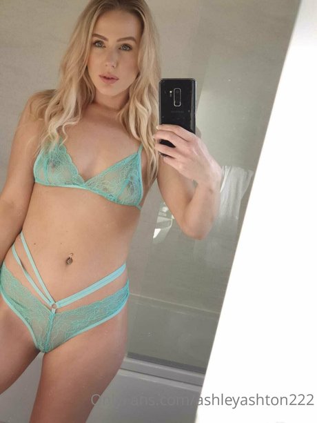 エボニートップオンリーファン セクシーヌード 写真