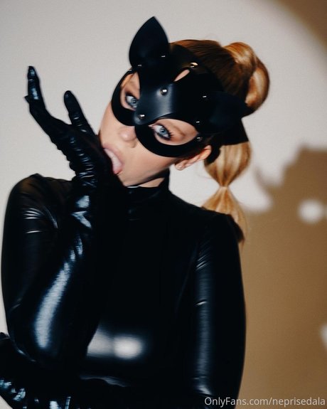 オンリーファンズの動画 アートヌード 写真