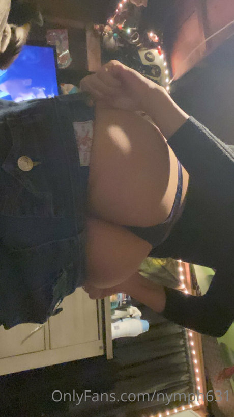 巨乳ストリップオンリーファンズ 無料ポルノ 写真