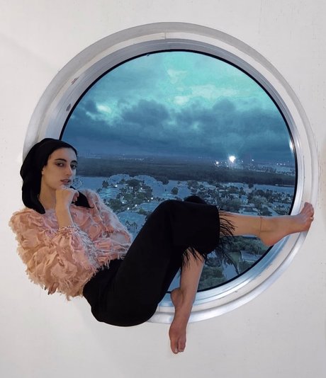 Sher Arar_ ヌードスター 画像