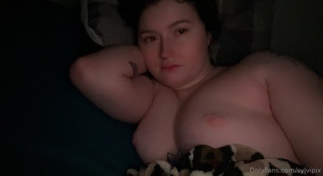 Sylvipix Young Goth Milf 美しいモデル 画像