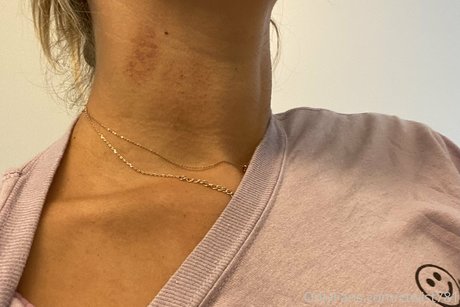 _Courtney Savage 美しいモデル 写真