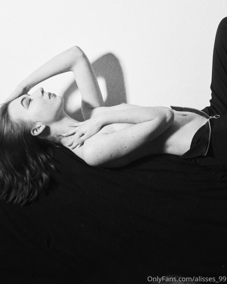 Alisses 99 ヌードモデル 写真