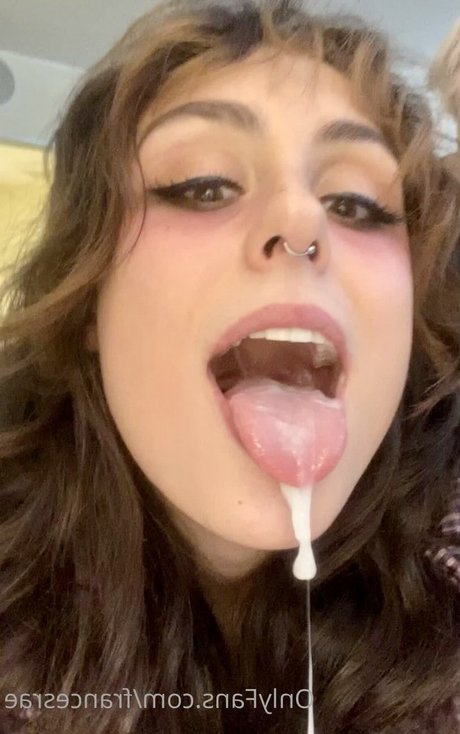 尖ったおっぱいオンリーファンズ アート裸 写真