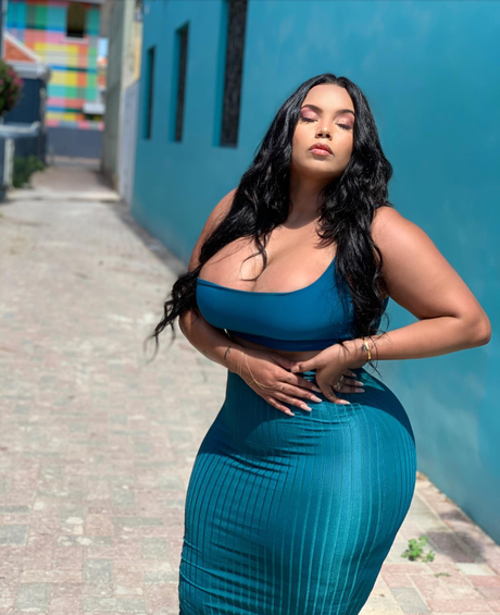 タトゥーオンリーファン 無料ポルノ アーカイブ