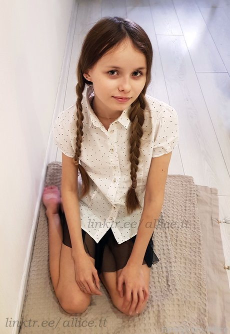 妊娠中のオンリーファンズ アートヌード アーカイブ