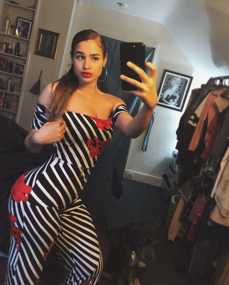 カップルのオンリーファンズ セクシーヌード 画像