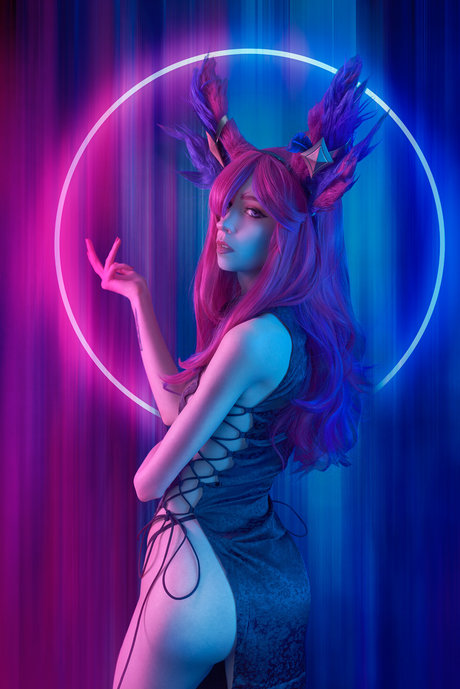 お尻を広げるオンリーファンズ アートヌード 写真