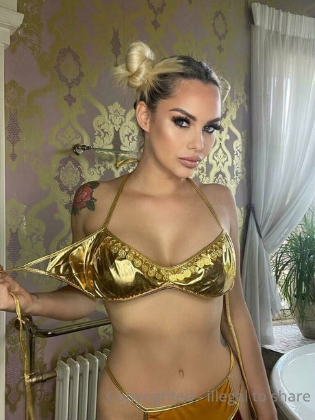 ビキニプリンセスオンリーファンズ 美しいヌード 画像