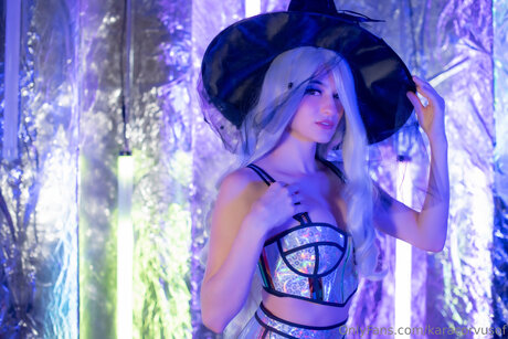 Karacorvusof ポルノスター セクシー 写真