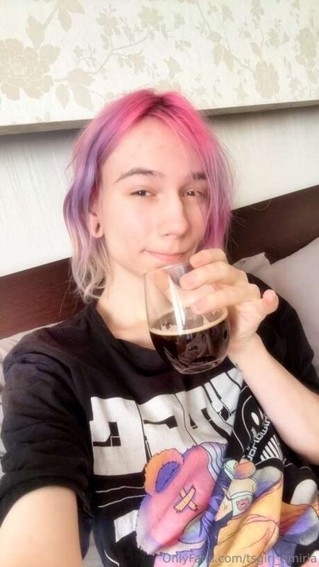 Tsgirl Emiria ポルノ女優 画像