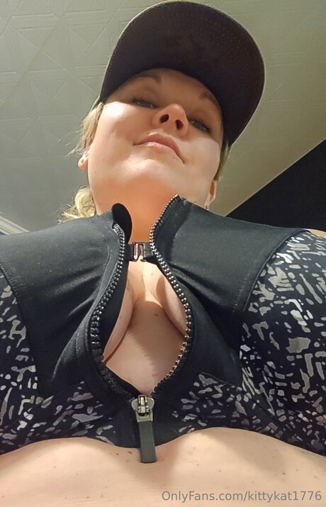 Kittykat1776 エロティックなモデル 写真