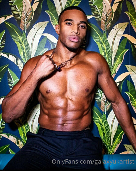 ヌード妻オンリーファンズ アートxxx 画像