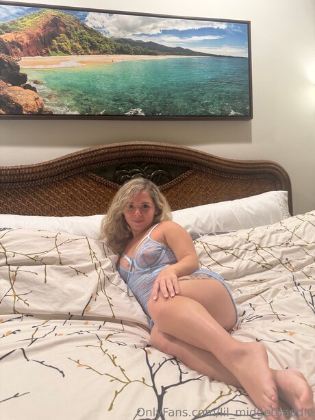 Lil Midgetbaddie エロティックなポルノスター 画像