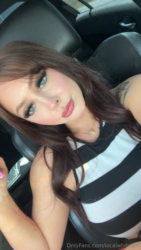 Localwhitegirl 裸のポルノスター 写真