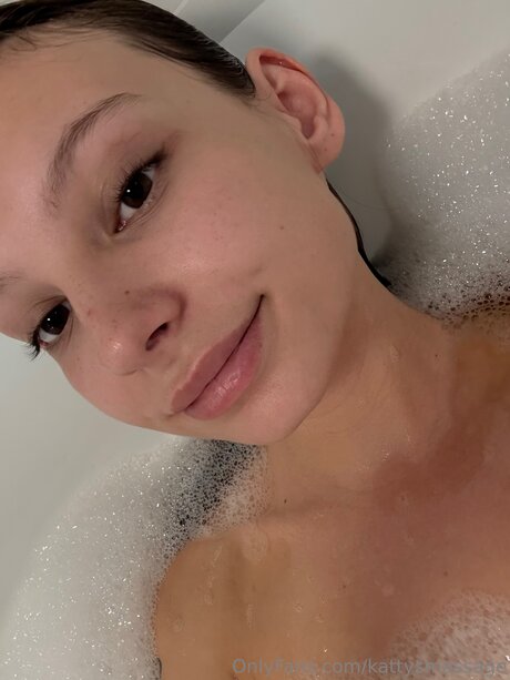 Kattysmassage ホット女優 画像