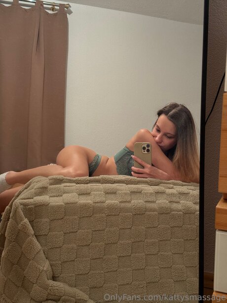 Kattysmassage 完璧なスター 画像