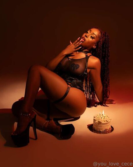 黒人ティーンオンリーファンズ HD ギャラリー