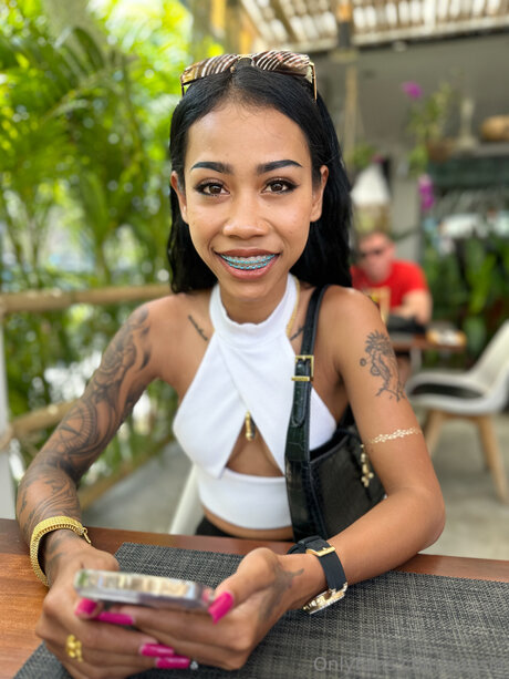 黒人女性のオンリーファンズ 無料セクシー 画像