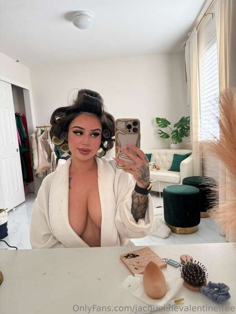 Jacquelinevalentinefree ポルノスター 画像
