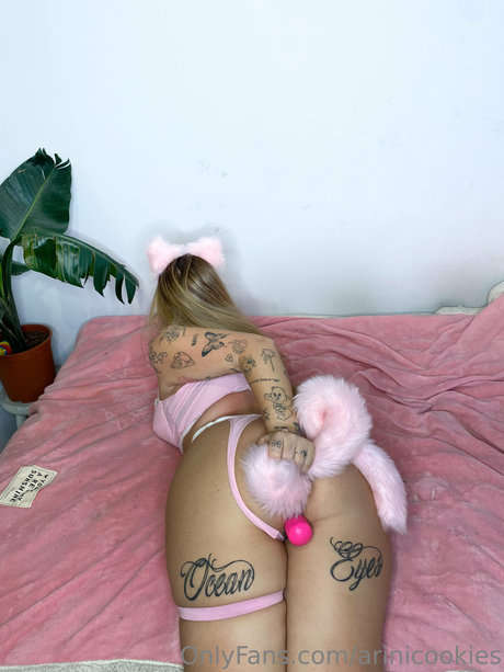 Arina Kortchov ホットモデル 画像