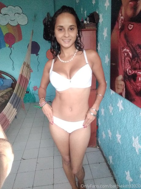 足 マンコ オンリーファンズ エロ 写真