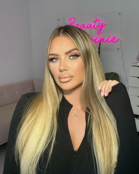 Mel Eeeelll 完璧なモデル ギャラリー