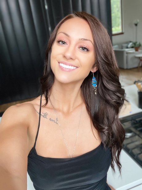 Montana Hallmark_ 独占女優 ギャラリー