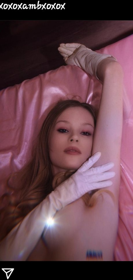 Angiexoxox アダルトスター 画像