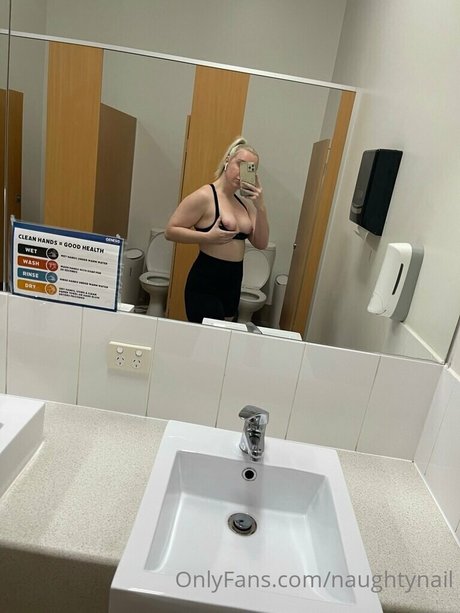 Tynnille Robinson XXXモデル 写真