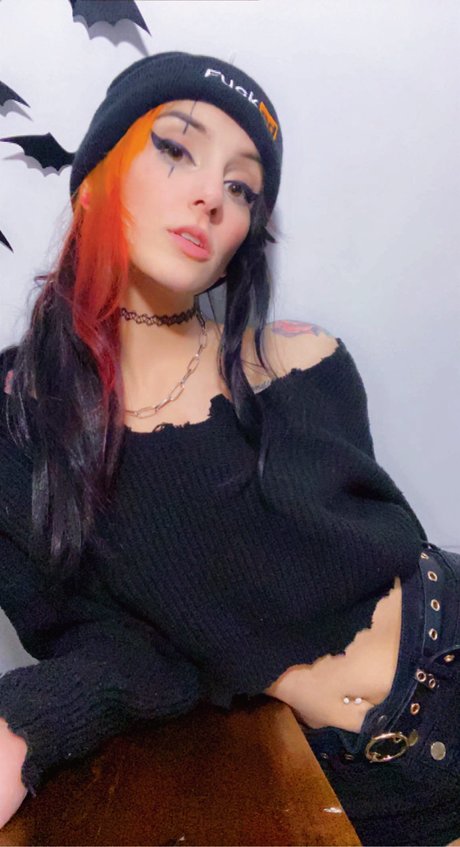 Lil Filth ヌードモデル 画像