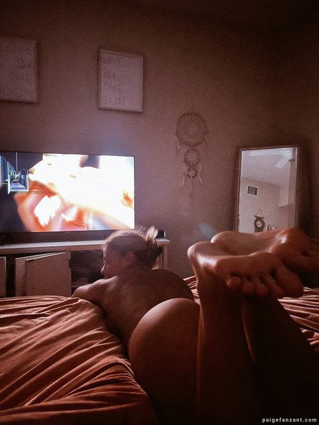 巨乳オナニーオンリーファンズ セクシー裸 写真