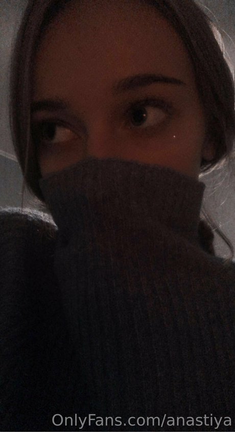 Anastiya ヌードスター 写真