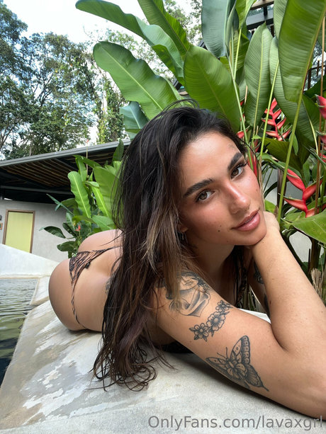 Lavagrll Lavaxgrll 完璧なポルノスター 写真