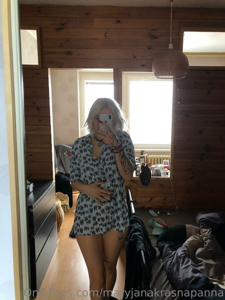 Maryjanakrasnapanna XXXモデル 写真