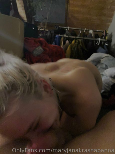 Maryjanakrasnapanna 完璧なポルノスター 写真